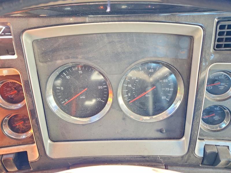 2007 Kenworth T800 Semi Truck