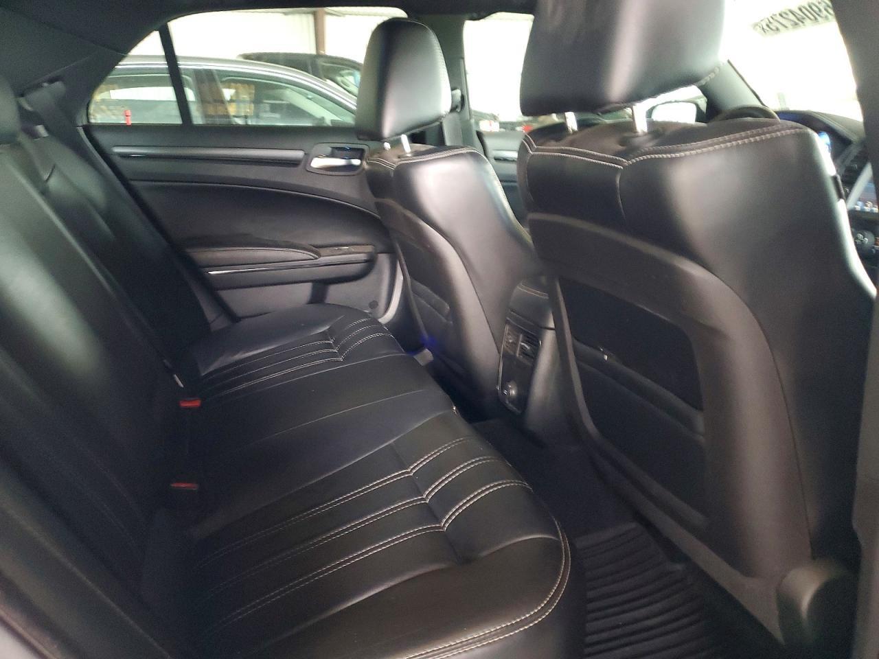 2013 Chrysler 300 s