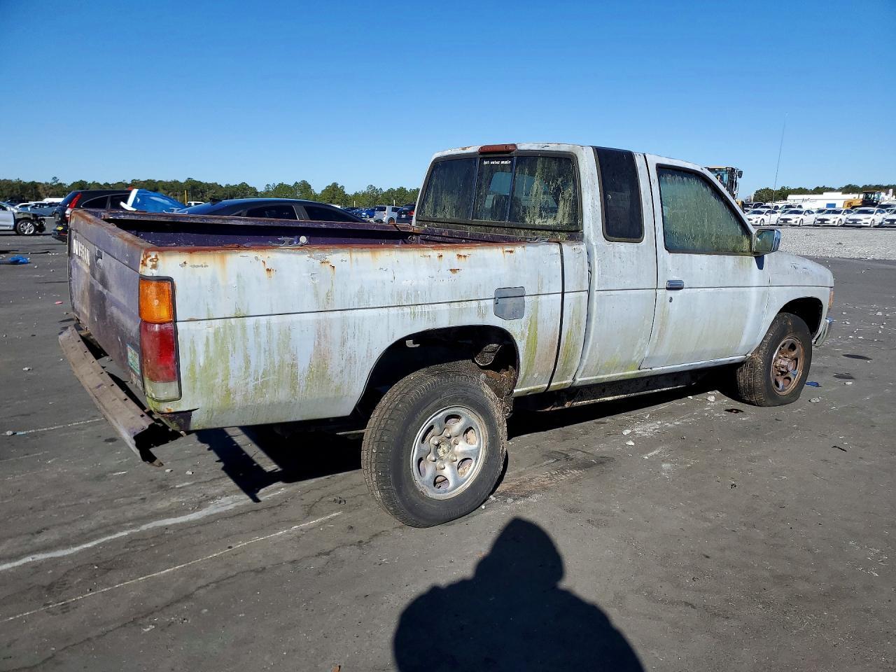 1995 Nissan Truck XE V6
