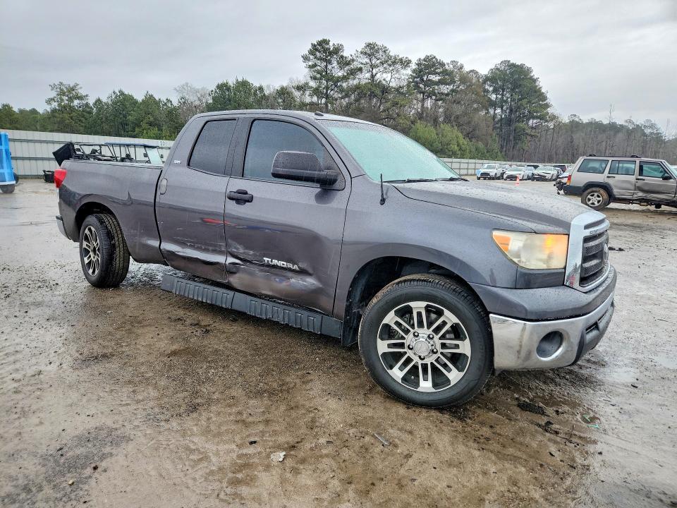 2013 Toyota Tundra Double cab SR5
