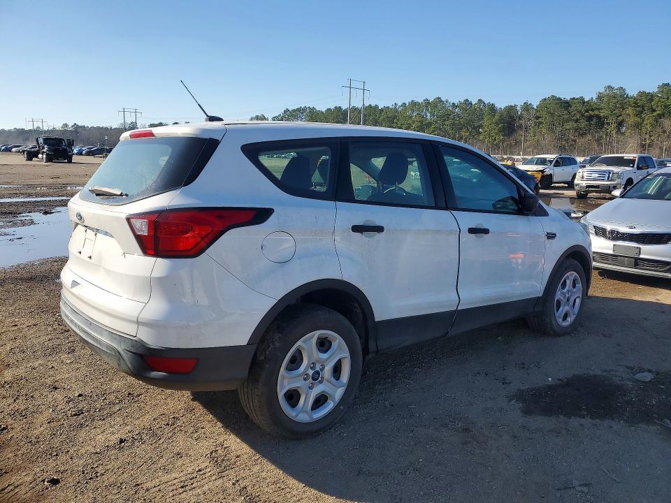 2019 Ford Escape s
