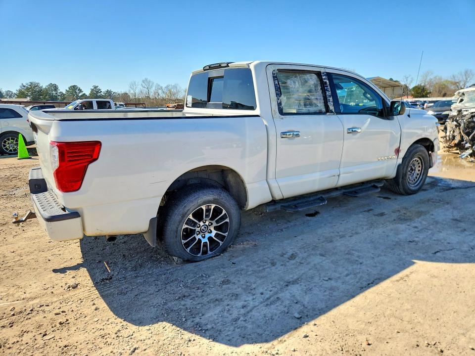 2021 Nissan Titan SV 4WD 5.6L V8 Crew Cab