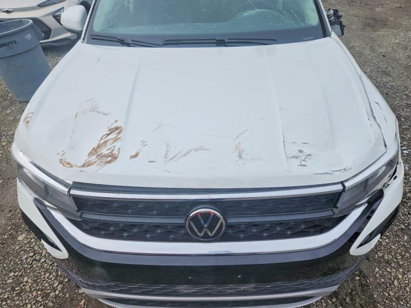 2024 Volkswagen Taos se