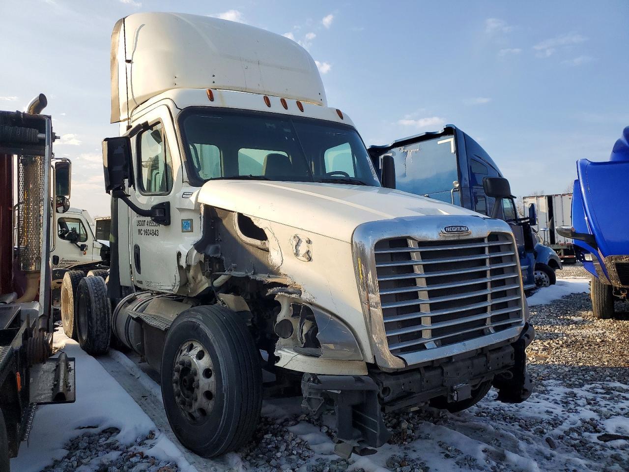 2017 Freigliner 2017 Freightliner Cascadia 1-Semi Truck