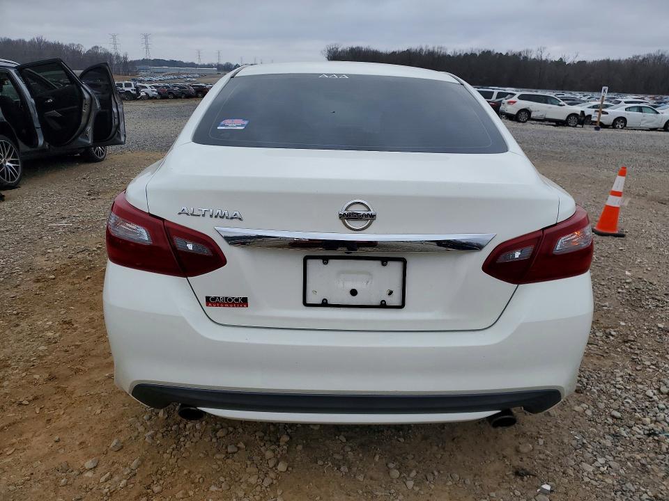 2018 Niss Altima 2.5 s