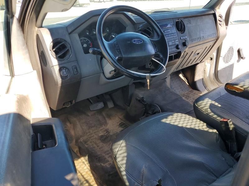 2013 Ford F650 Super Duty Flatbed Truck