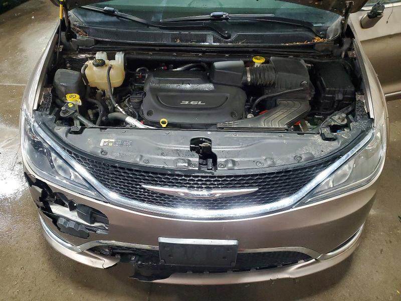 2017 Chrysler Pacifica Touring l Plus