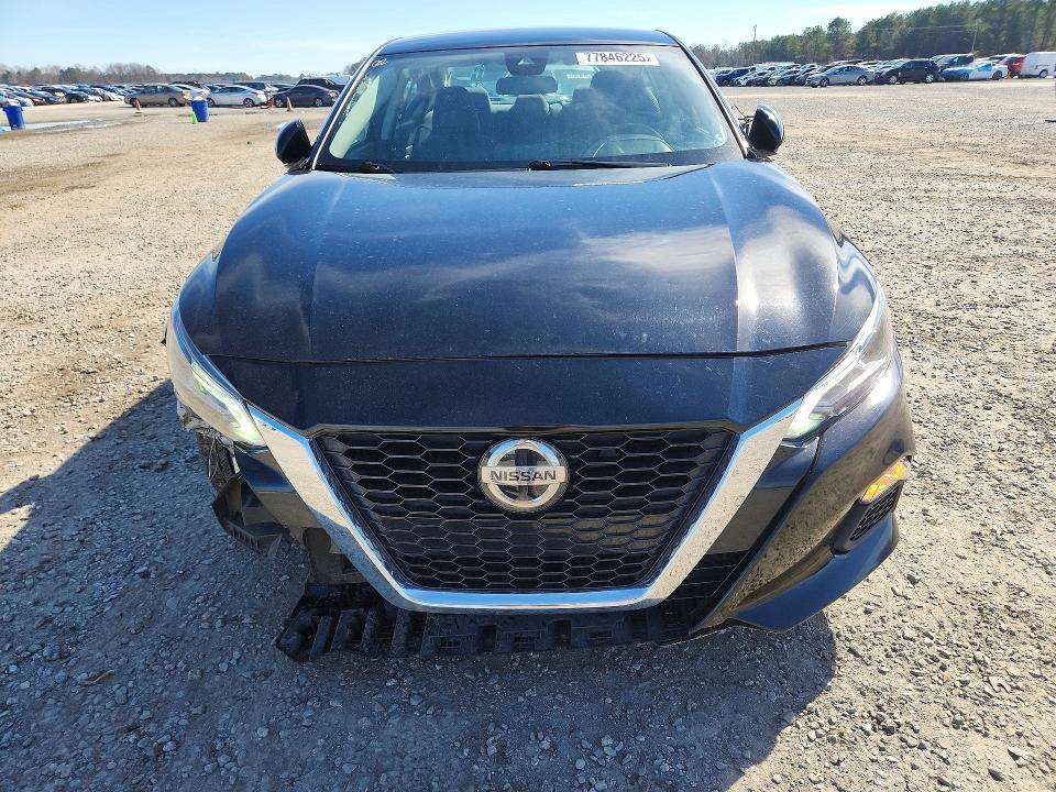 2022 Nissan Altima sv