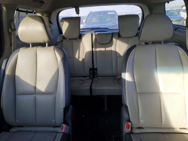 2017 KIA Sedona lx