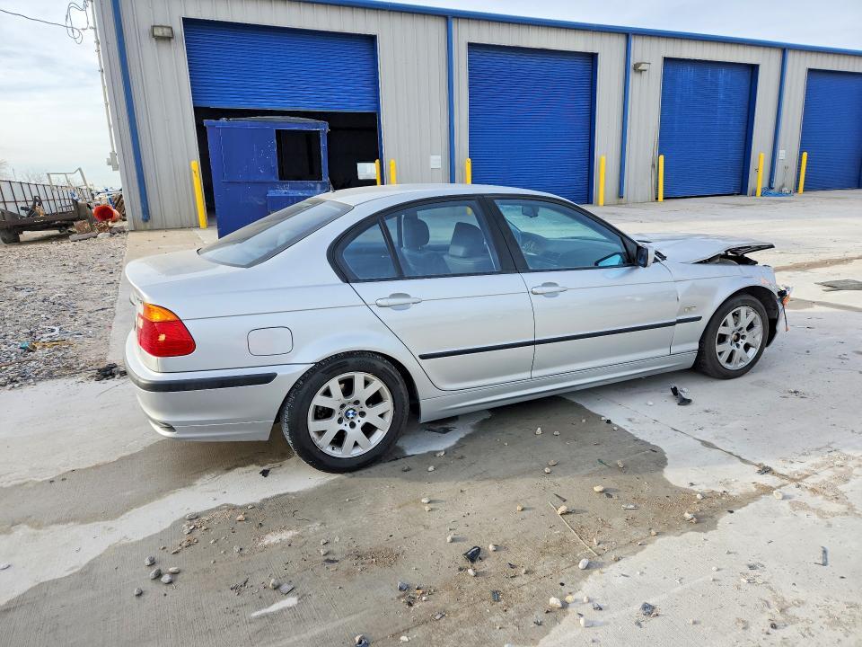 2000 BMW 323 i