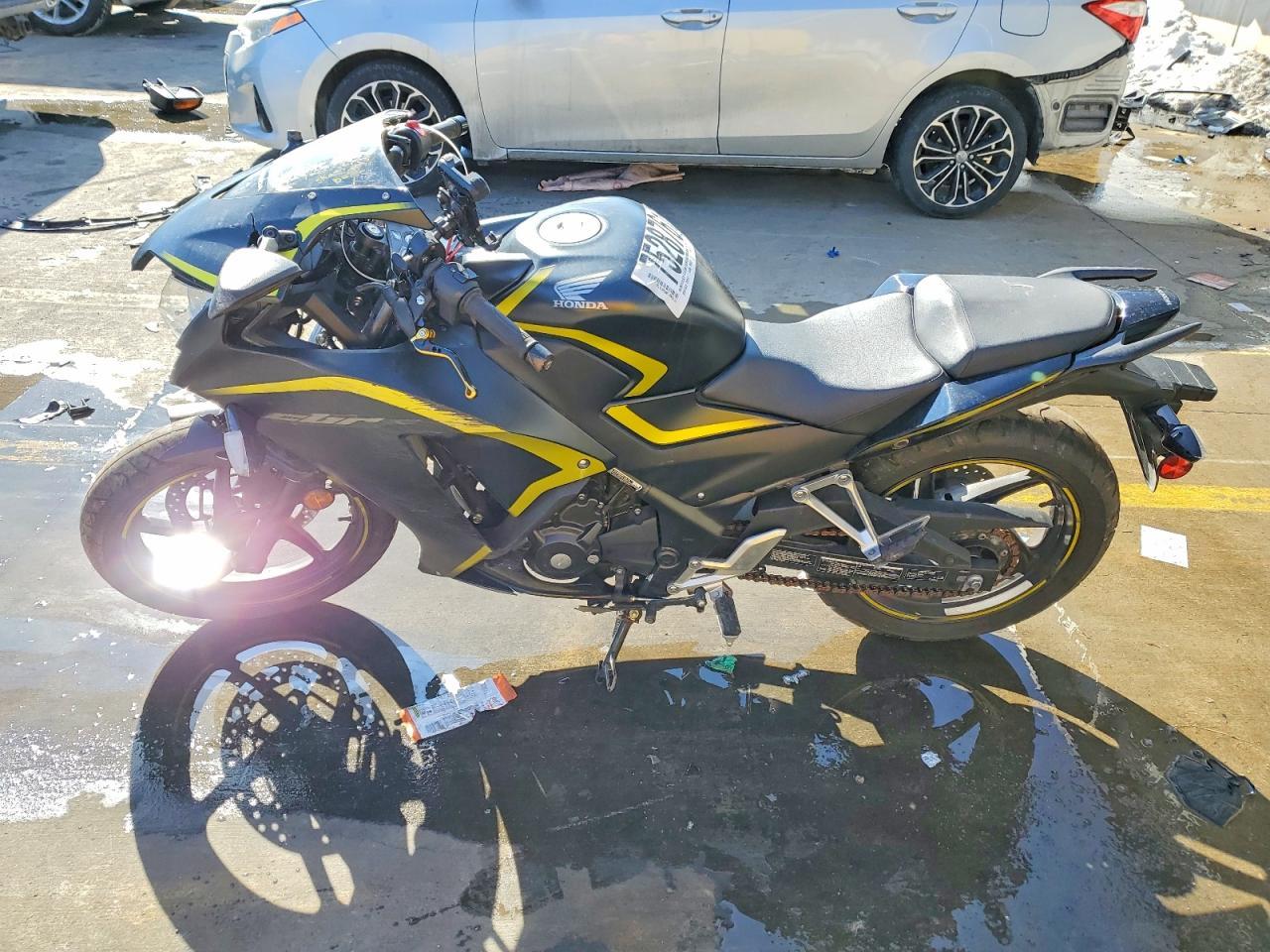 2015 Honda CBR300 R