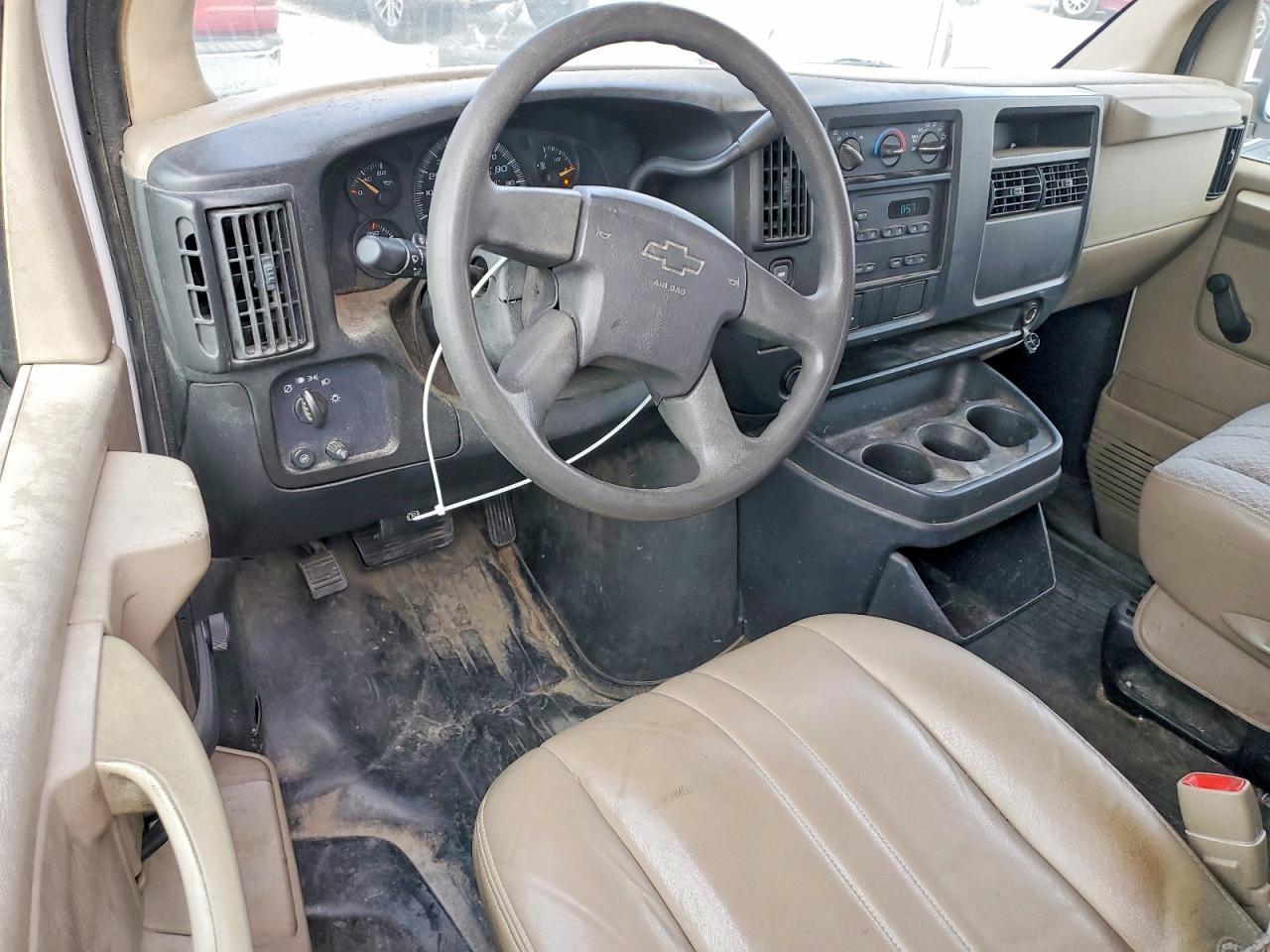 2005 Chevrolet Express 2500 Delivery Van