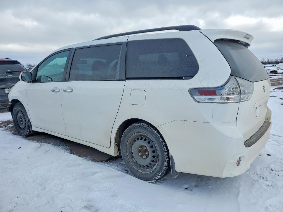 2015 Toyota Sienna Sport