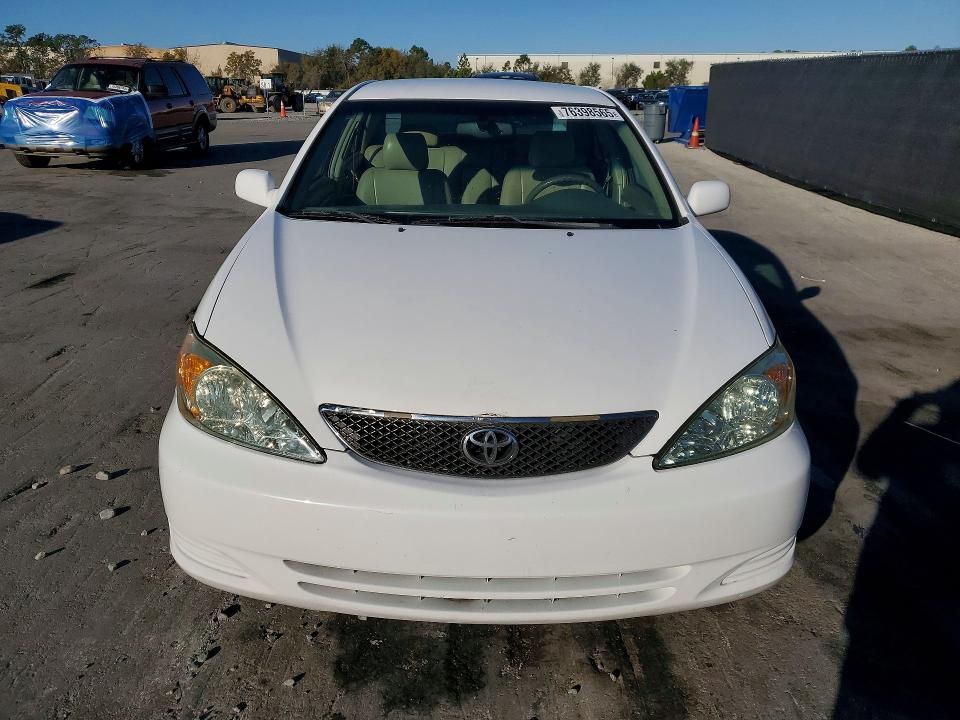 2004 Toyota Camry le
