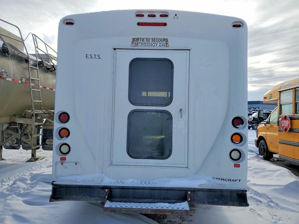 2016 Ford Econoline E450 Super Duty Cutaway Van