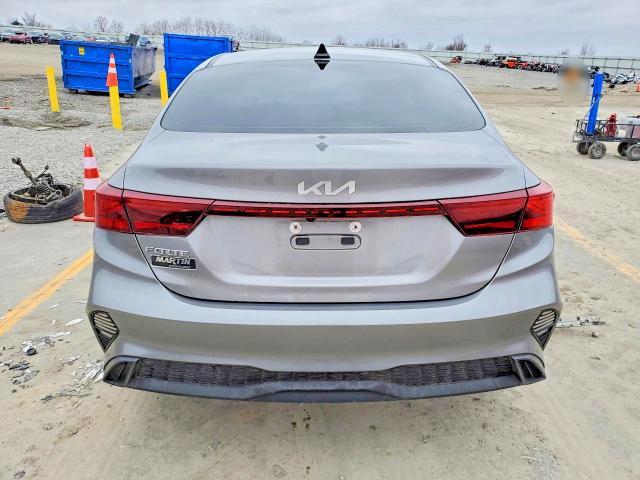 2023 KIA Forte lx
