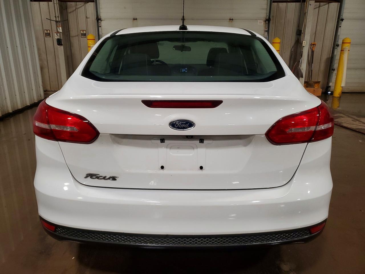 2016 Ford Focus s
