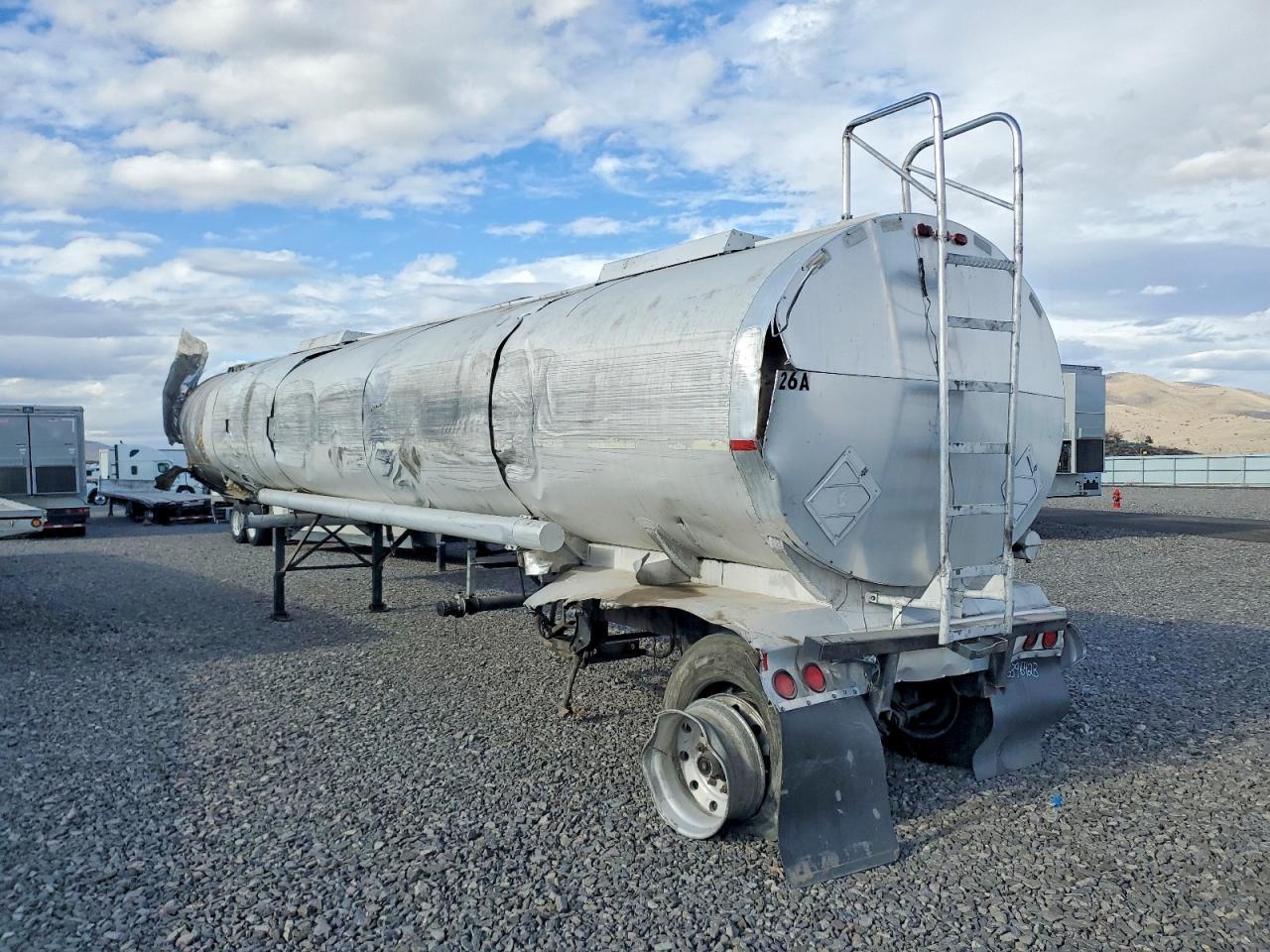 1974 Beall Trailer-Fuel Tank Trailer