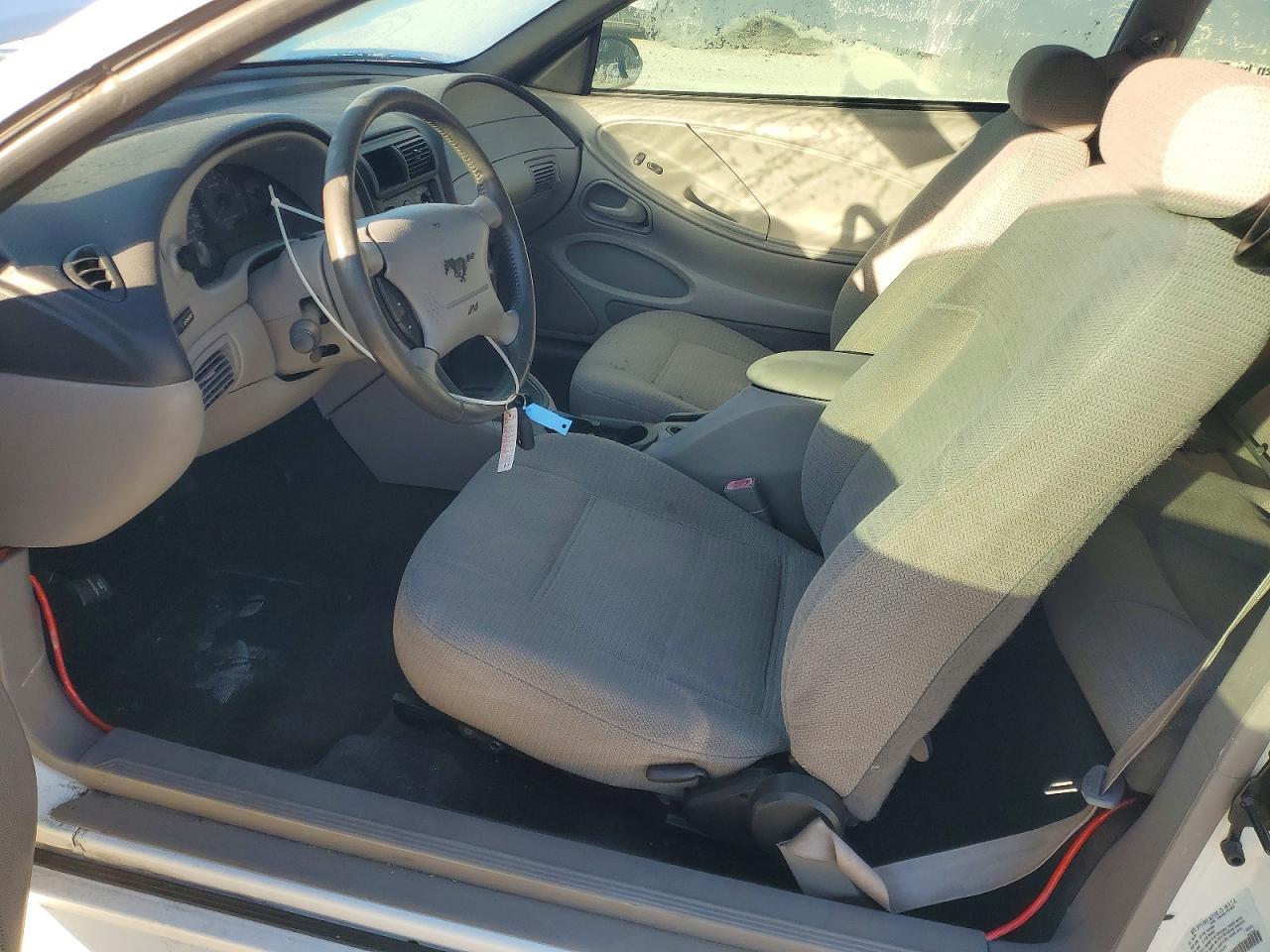 2000 Ford Mustang