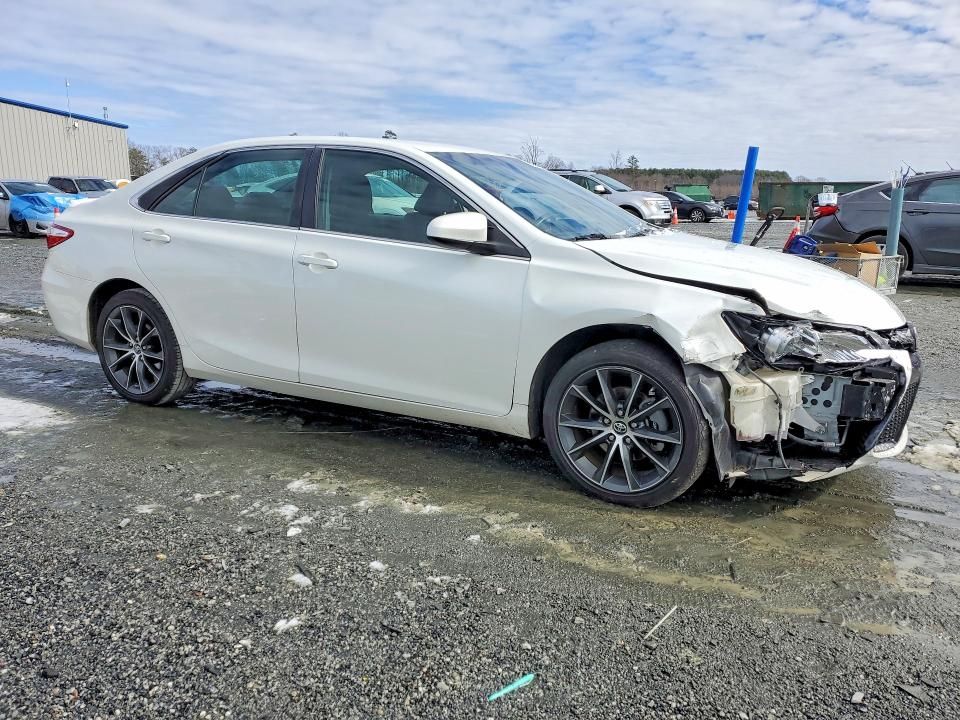 2015 Toyota Camry le