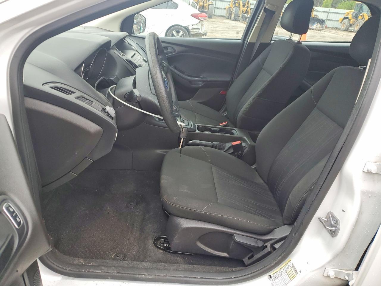 2016 Ford Focus s