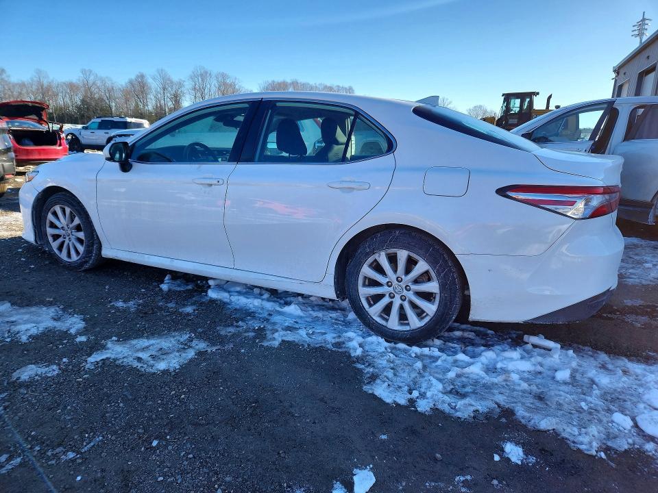 2020 Toyota Camry le