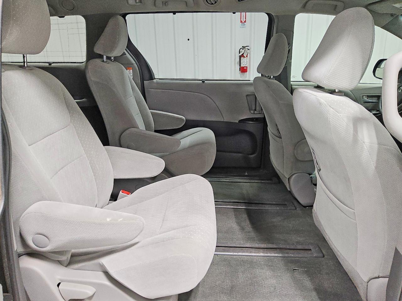 2017 Toyota Sienna le