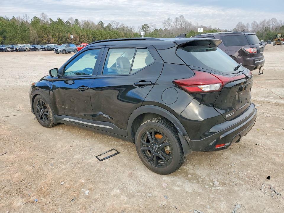 2024 Nissan Kicks sr