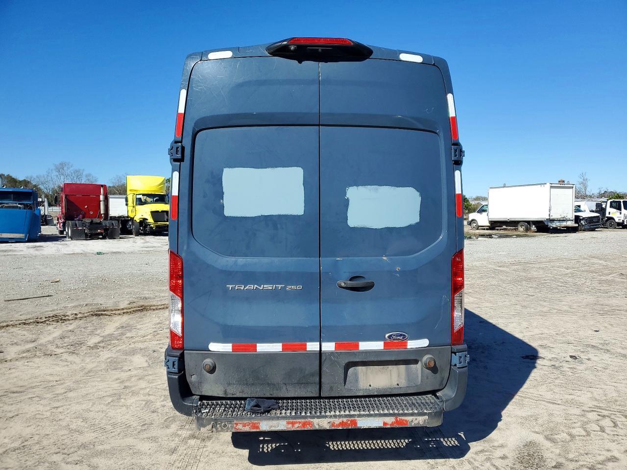 2020 Ford Transit T-250