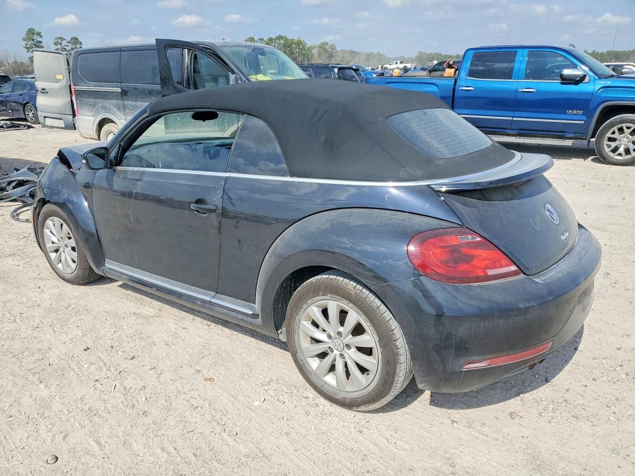 2018 Volkswagen Beetle s