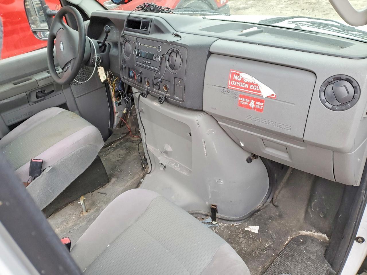 2014 Ford E350 Truck Cab AND Chassis