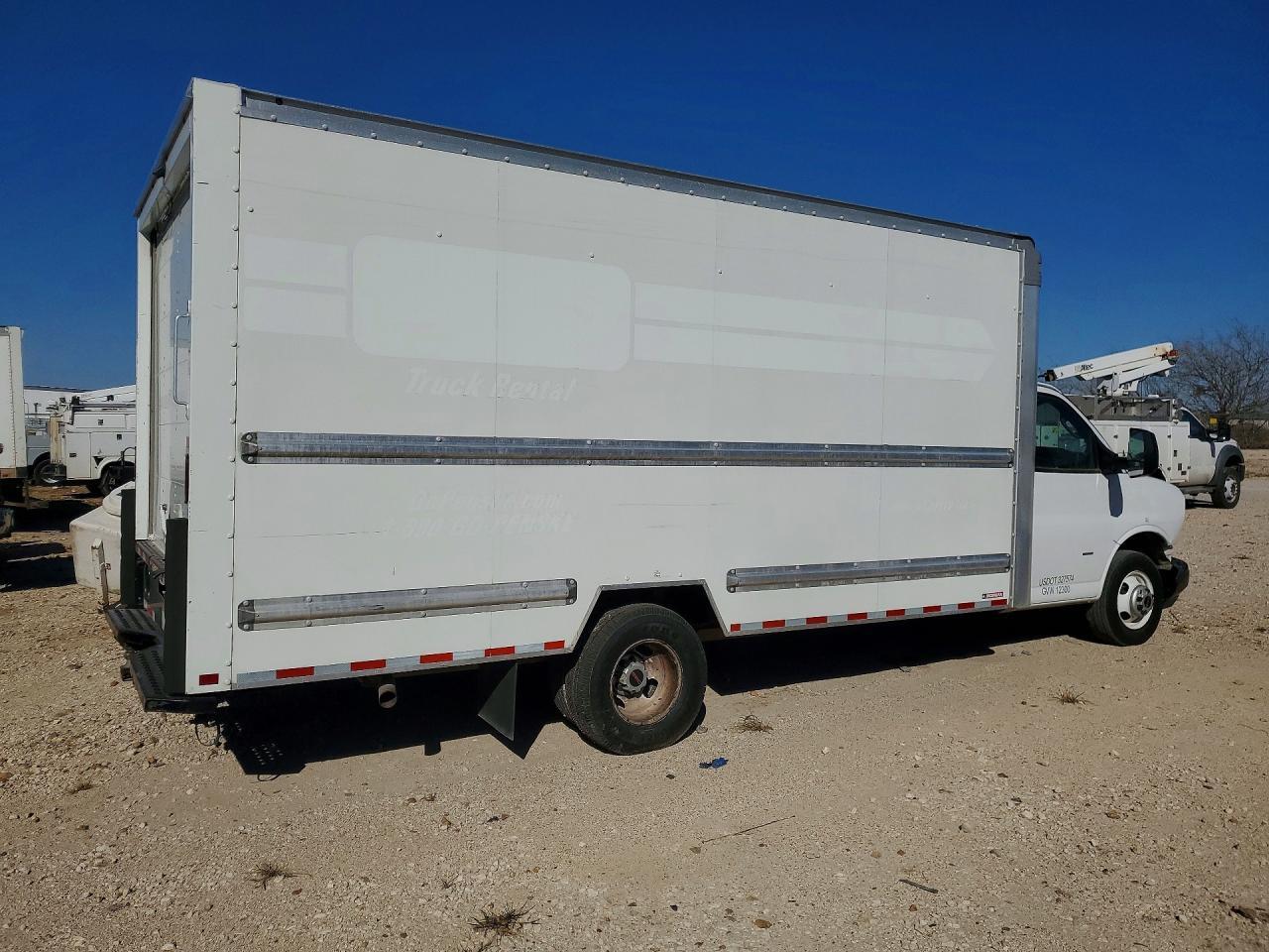 2022 GMC Savana BOX Truck