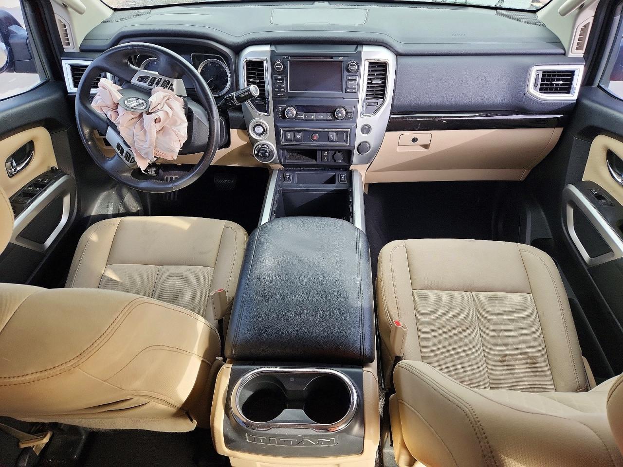 2017 Nissan Titan SV