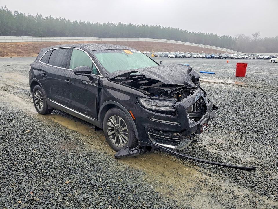 2019 Lincoln Nautilus Select