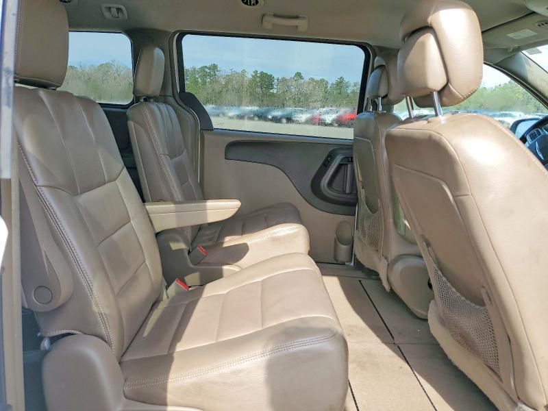 2011 Chrysler Town & Country Touring