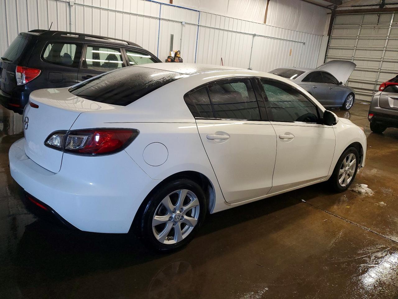 2011 Mazda 3 I