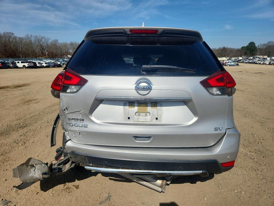 2020 Nissan Rogue sv