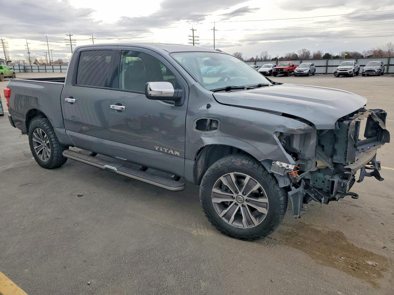 2017 Nissan Titan sv