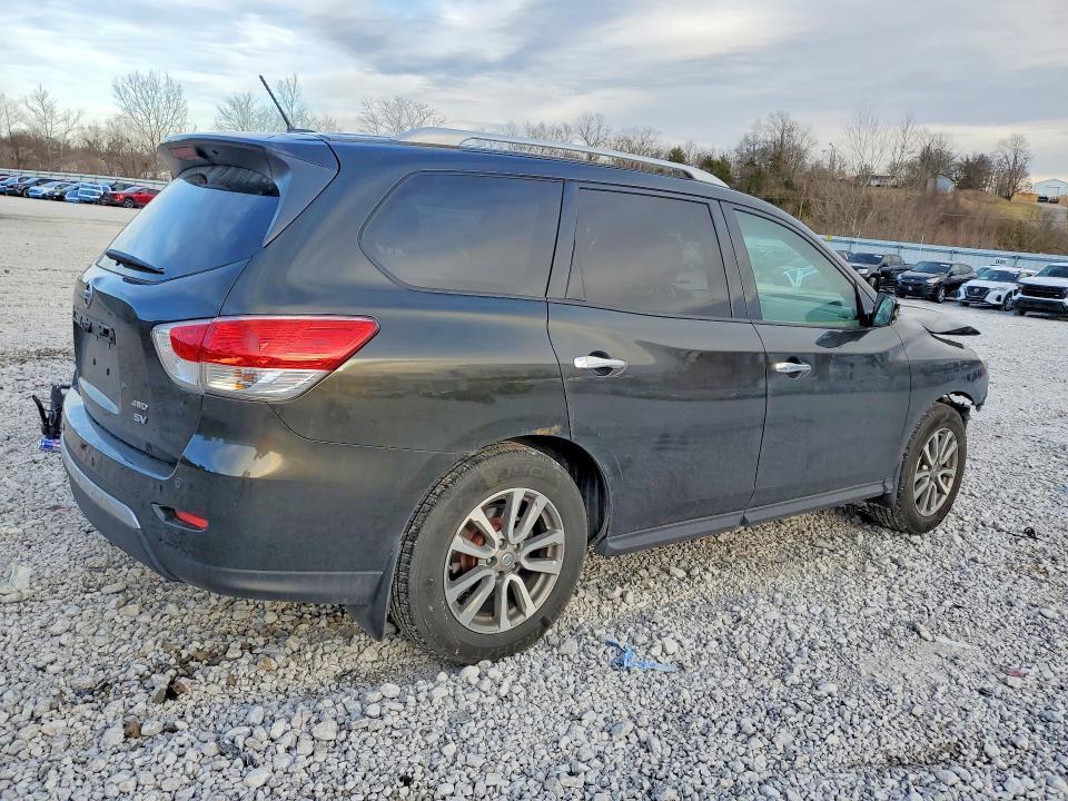 2015 Nissan Pathfinder sv
