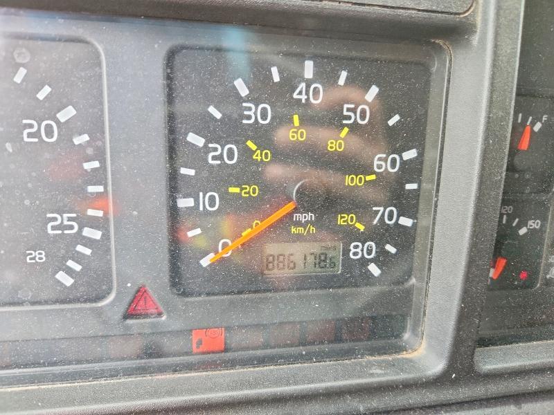2003 Volvo Vnl Semi Truck