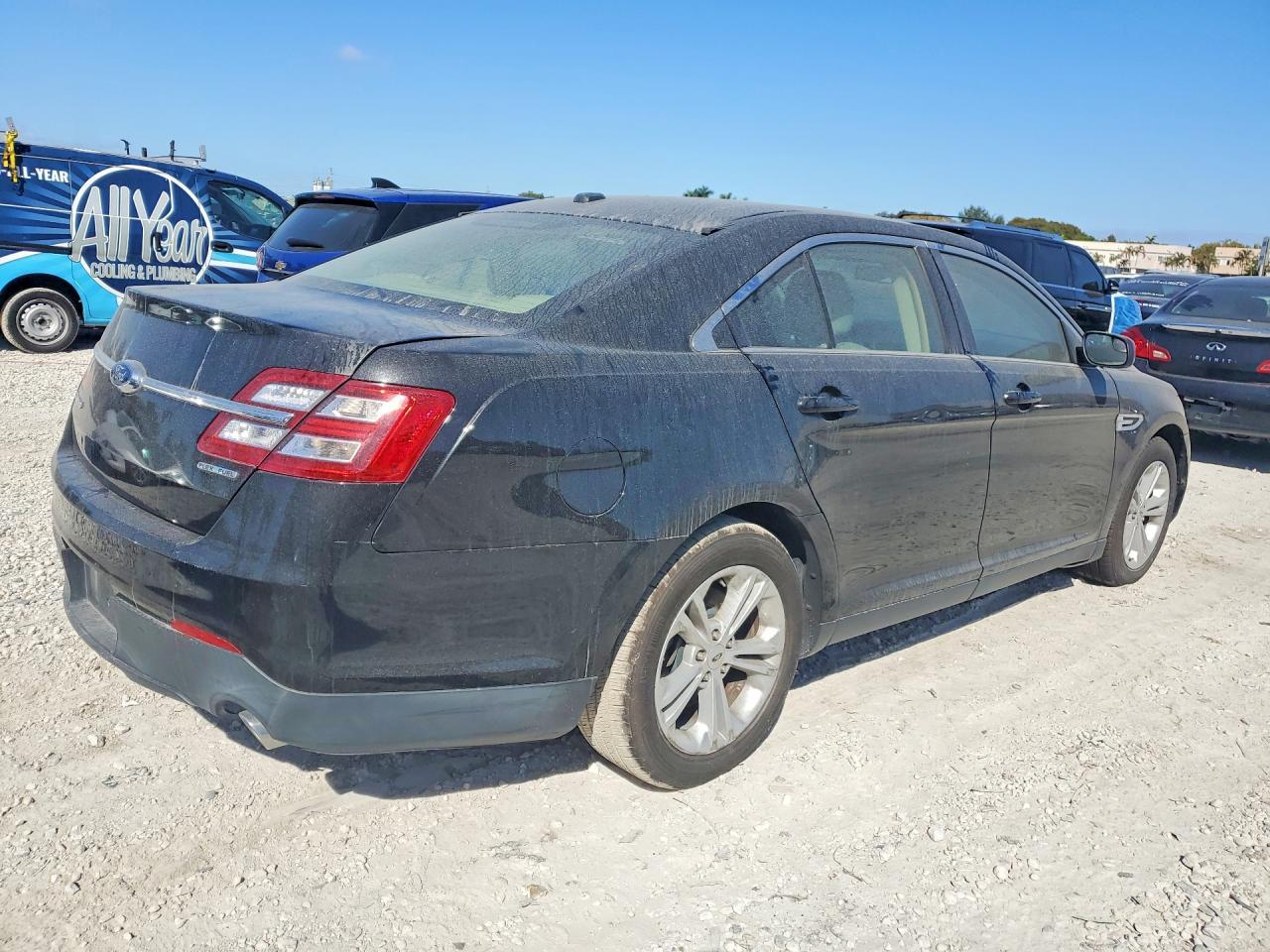 2015 Ford Taurus se