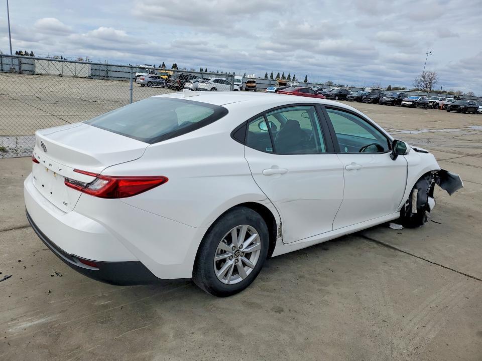 2025 Toyota Camry le