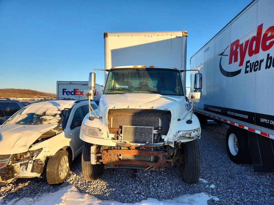 2015 International 4300 box Truck