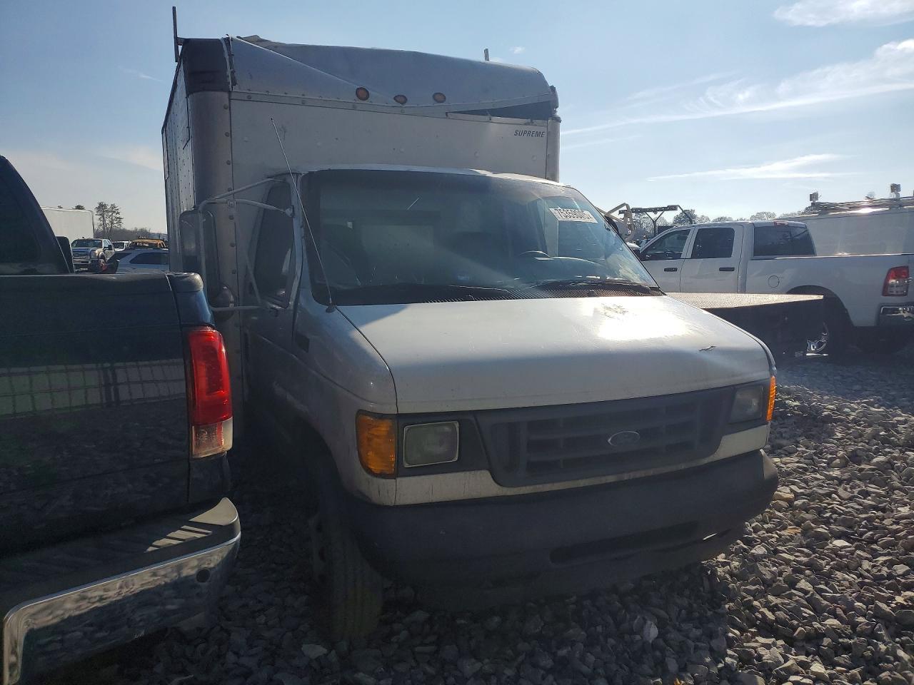 2003 Ford E350 BOX Truck