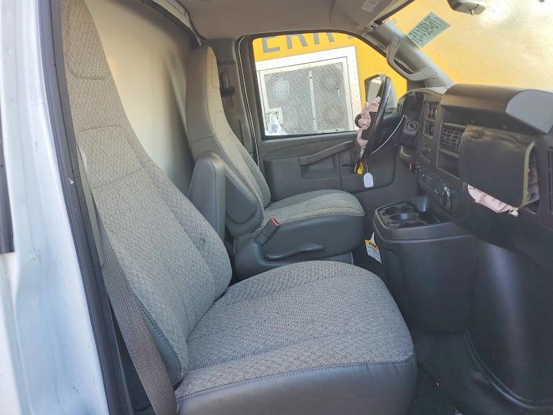 2023 Chevrolet Express BOX Truck