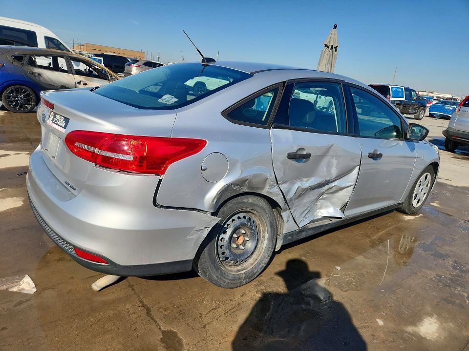 2015 Ford Focus s