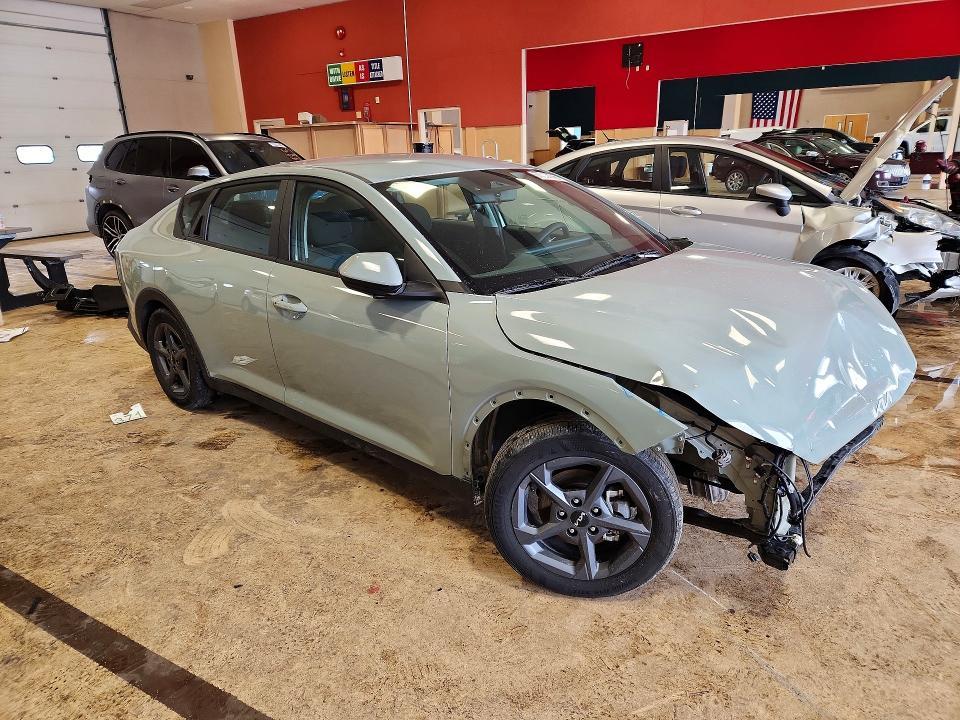 2025 KIA K4 lx