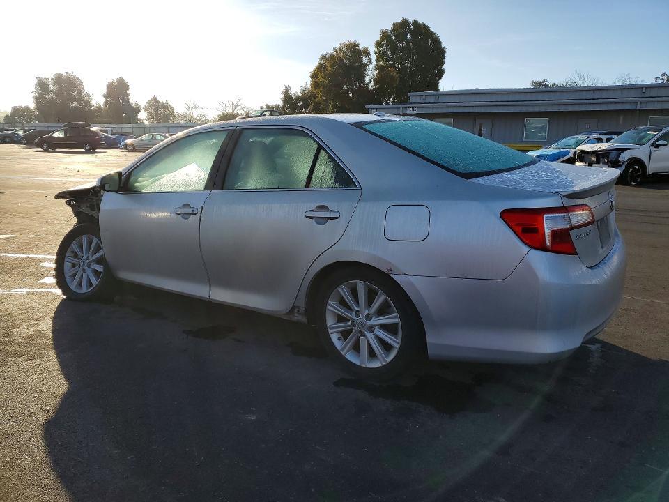 2014 Toyota Camry Hybrid xle