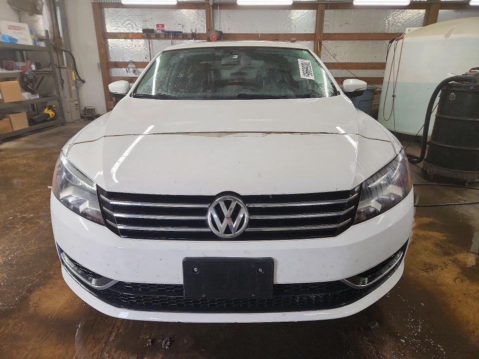 2013 Volkswagen Passat se