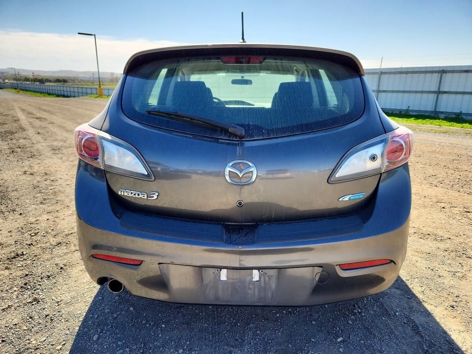 2013 Mazda 3 I